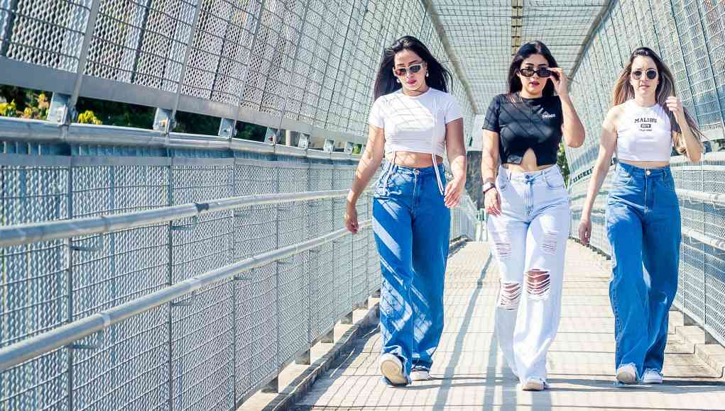 Ladies, Check Out Chic Ways to Slay in Your Bell-bottom Jeans Trousers
