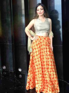 Oceanthakur in Straight-cut Lehenga